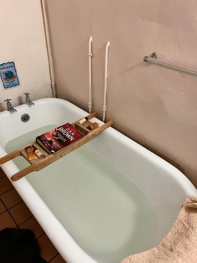הוחסבק Back O' The Moon Holiday Cottage מראה חיצוני תמונה